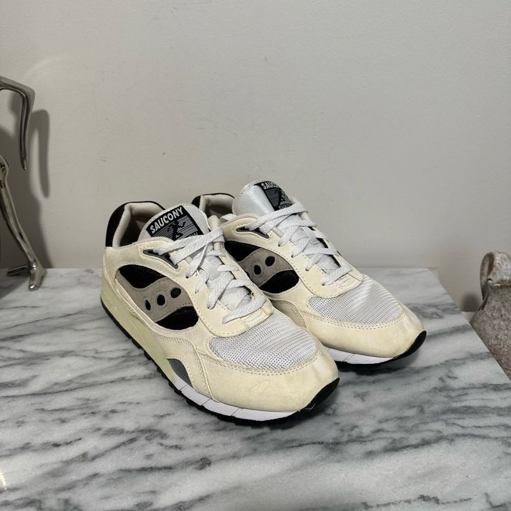Saucony Shadow 6000 Cream and Black Sneakers Mens Sz 11.5